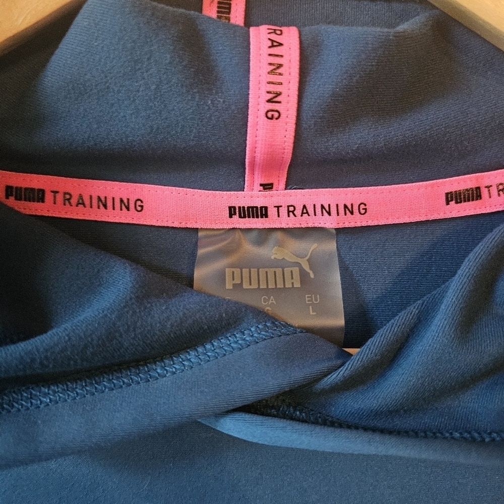 Puma Unisex Classic Logo Athletic Pullover - Picture 8 of 9